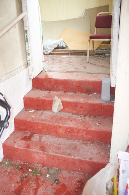  Main entrance steps 